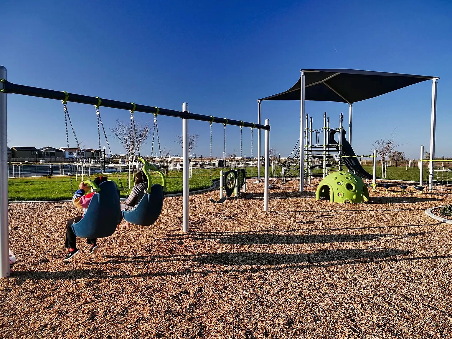 Paved walking trail in Northlake